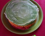 Foto langkah ke 3 dari resep Rainbow mille crepes.