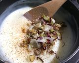 Foto del paso 3 de la receta: Morrones con huevo y queso, y papas con salsa blanca de cebollitas de verdeo!!