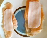 Foto del paso 1 de la receta: Pechugas de pollo rellenas de pavo y queso