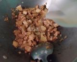 Foto langkah ke 3 dari resep Tumis Kentang Ayam Cincang.