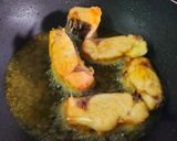 A picture of step 2 of Katla Fish Mouli.