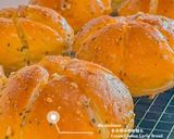 Foto langkah ke 7 dari resep 🍞 Cream Cheese Garlic Bread.