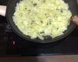 Foto del paso 2 de la receta: Tintorera con langostinos y alcachofas