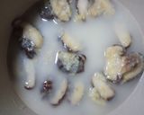 Foto langkah ke 4 dari resep Chicken Steak with Creamy Mushroom Sauce.