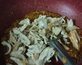 A picture of step 3 of Chicken Bharta.