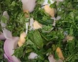 A picture of step 1 of Coriander Mint  Chutney.