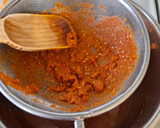 Foto del paso 2 de la receta: Sopa de nopales con chile guajillo