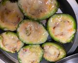 A picture of step 5 of Avocado cheeslet.