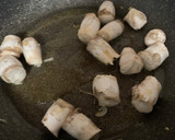 Foto del paso 1 de la receta: Pollo con granada y naranjas