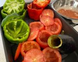 Foto langkah ke 1 dari resep Gemista / Greek stuffed tomatoes and peppers.