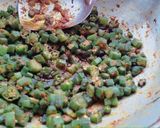 भिंडी की सब्जी(bhindi ki sabji recipe in hindi) रेसिपी चरण 1 फोटो