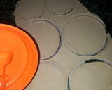 Foto del paso 2 de la receta: Canastitas de choclo con tapas de empanadas caseras
