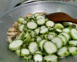 Foto langkah ke 4 dari resep 61. Sop oyong jamur.