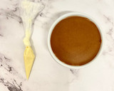 Foto del paso 7 de la receta: Vasitos de queso con chocolate blanco y crocante de lotus