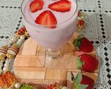A picture of step 1 of Strawberry milkshake.
