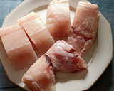Foto del paso 1 de la receta: Lomos de merluza en salsa de lima y vino blanco