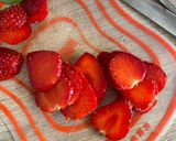 Foto langkah ke 5 dari resep Puding susu melon strawberry.