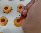 Foto langkah ke 6 dari resep Strawberry Cheese Thumbprint Cookies.