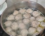 Foto langkah ke 7 dari resep Bakso Daging Sapi + Kuah.