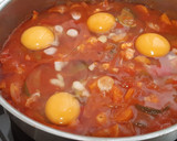 Foto del paso 4 de la receta: Huevos con pisto