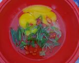Foto langkah ke 1 dari resep Telur Daun Bawang Pedas.