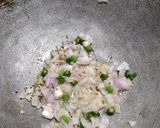 A picture of step 2 of Vermicelli upma.
