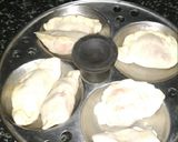 A picture of step 4 of Paneer momos.
