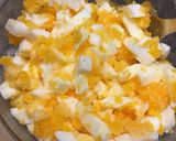 A picture of step 2 of Egg sandwich.