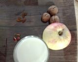 A picture of step 1 of Apple smoothie healthy drink for weight loss.