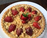 Foto langkah ke 5 dari resep Strawberry Cream Cheese Tart with Almond Crumble.