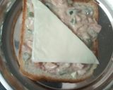 A picture of step 3 of Mayo Cheese sandich.