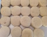 Foto del paso 4 de la receta: Mis primeras figacitas de manteca!! Ah y 1 pan casero que se coló!!