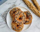 Foto langkah ke 11 dari resep Whole Wheat Sourdough Bagel.