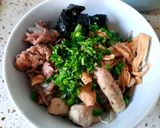 Hình bước làm 4 của món Bánh đa sườn, măng, mọc
