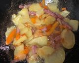 รูปขั้นตอนการทำที่ 2 ของ ไข่เจียวสเปน(Tortilla)🥚🥔🥕🍖#ปาร์ตี้ของว่าง