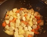 Ananászos currys tofu recept fázis 3 fotója