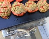 Une image de l'étape 5 de Tomates aux herbes,ail et parmesan.