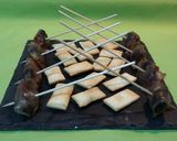 Foto del paso 3 de la receta Rollitos de bacon y ciruelas