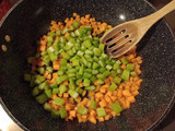 Salsa blanca de atún, apio y zanahoria