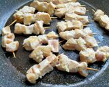 Foto langkah ke 4 dari resep Olahan Ayam: Sate Taichan Teflon.