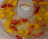 Foto langkah ke 4 dari resep Pudding Tango Mango mix strawberry.