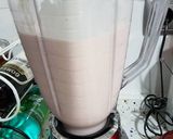 Foto del paso 4 de la receta Milkshake o Batido de  fresa + frambuesa y brownie!!!