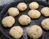 Foto del paso 5 de la receta: Pancitos saborizados de cebolla, queso y salame