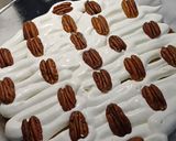 صورة لخطوة 3 من وصفة بسبوسة البيكان 💛🍯