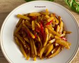Foto langkah ke 5 dari resep Oseng Kentang Pedas Manis.