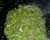 Foto del paso 3 de la receta: Pasta Penne con pesto de brócoli