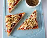 Foto langkah ke 4 dari resep Simple Pizza.
