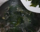 Foto langkah ke 4 dari resep Sup Rumput Laut (Miyeok Guk).