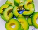 Hình bước làm 1 của món Bánh mì sanwich trứng ốp la bơ trái