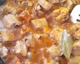 Foto del paso 4 de la receta: Costillas carnosas en salsa